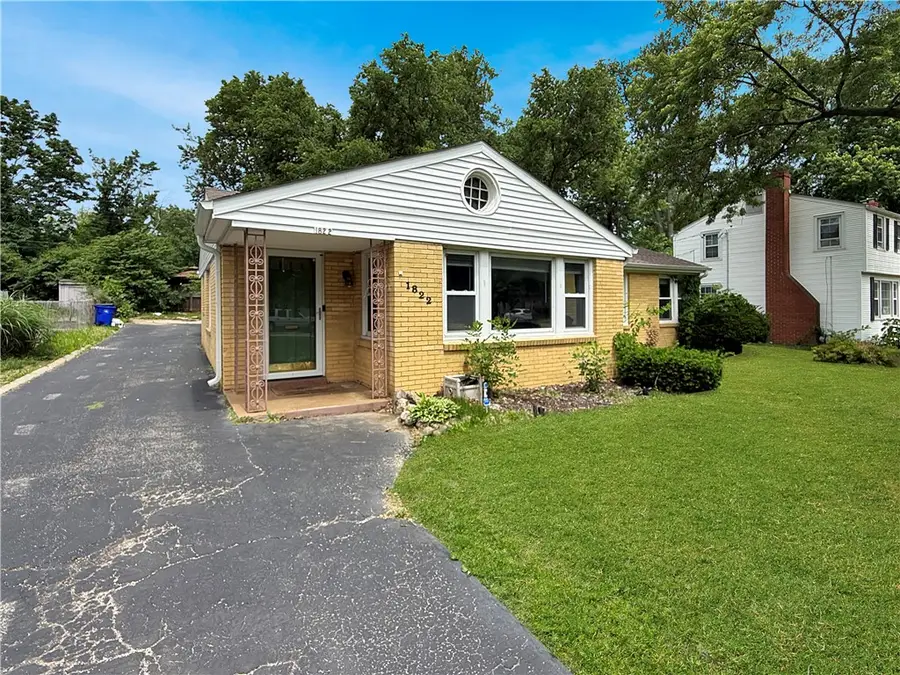 1822 W Riverview Avenue, Decatur, IL 62522 - #2