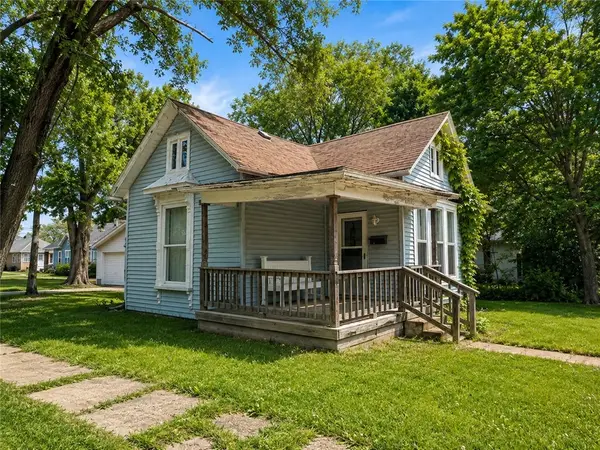 1303 Jefferson Avenue, Charleston, IL 61920