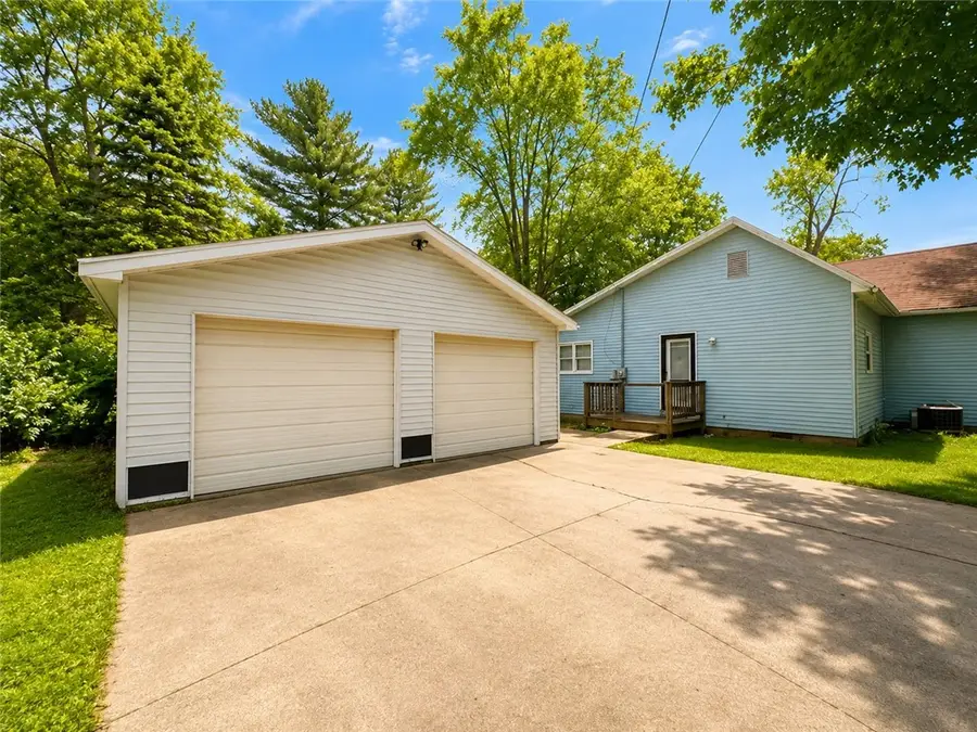 1303 Jefferson Avenue, Charleston, IL 61920 - #2