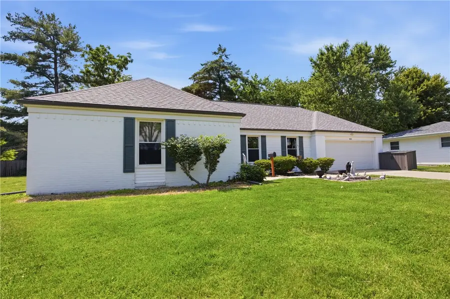 1818 Phillips Place, Charleston, IL 61920 - #3