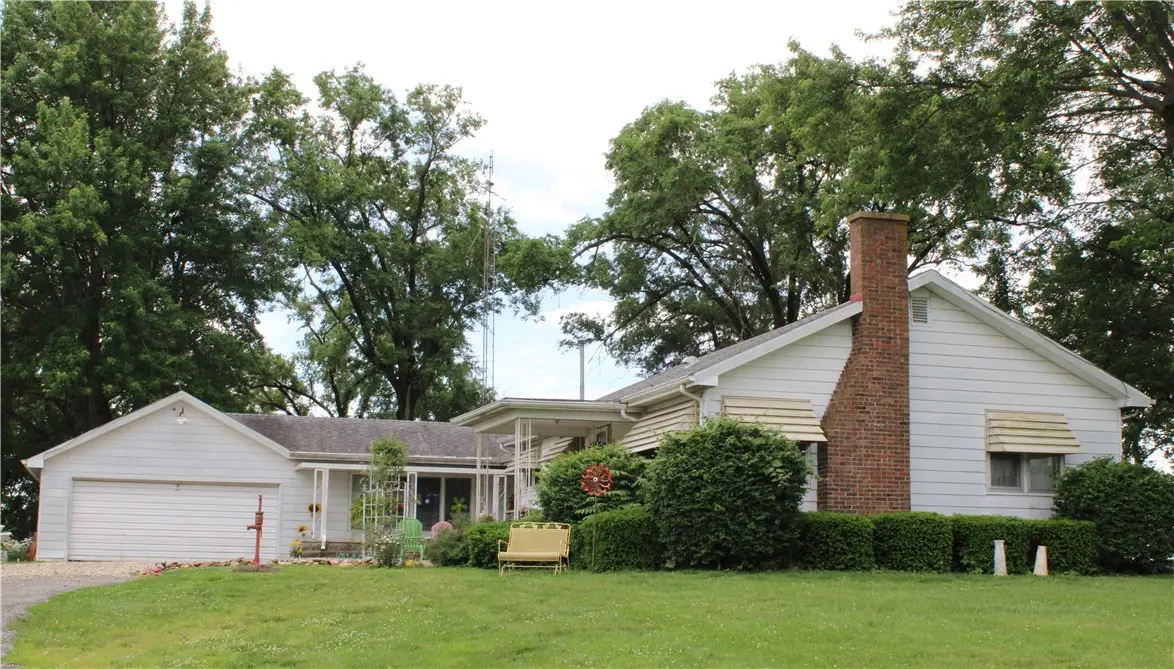 1190 State Highway 16, Shelbyville, IL 62565 - #1