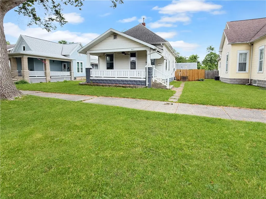 817 Wabash Avenue, Mattoon, IL 61938 - #1