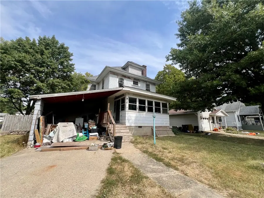 212 W Vine Street, Villa Grove, IL 61956 - #2