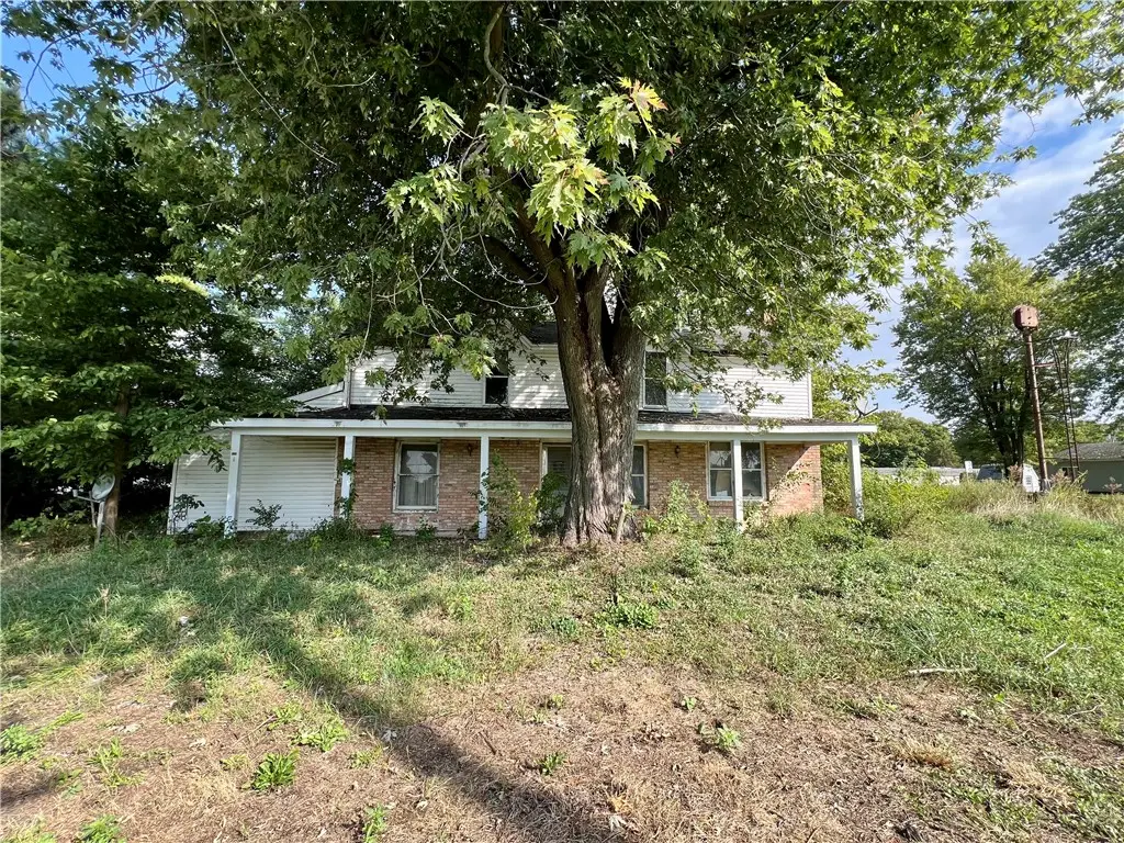 215 W Main Street, Sheldon, IL 60966 - #1