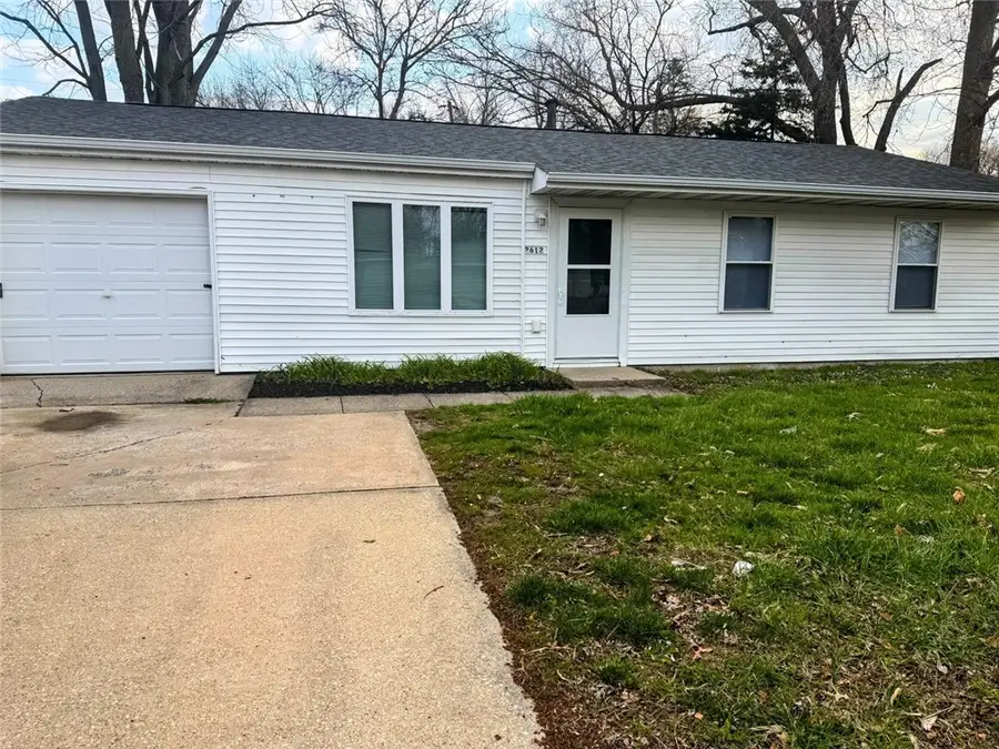 2612 W Kirby Avenue, Champaign, IL 61821 - #2