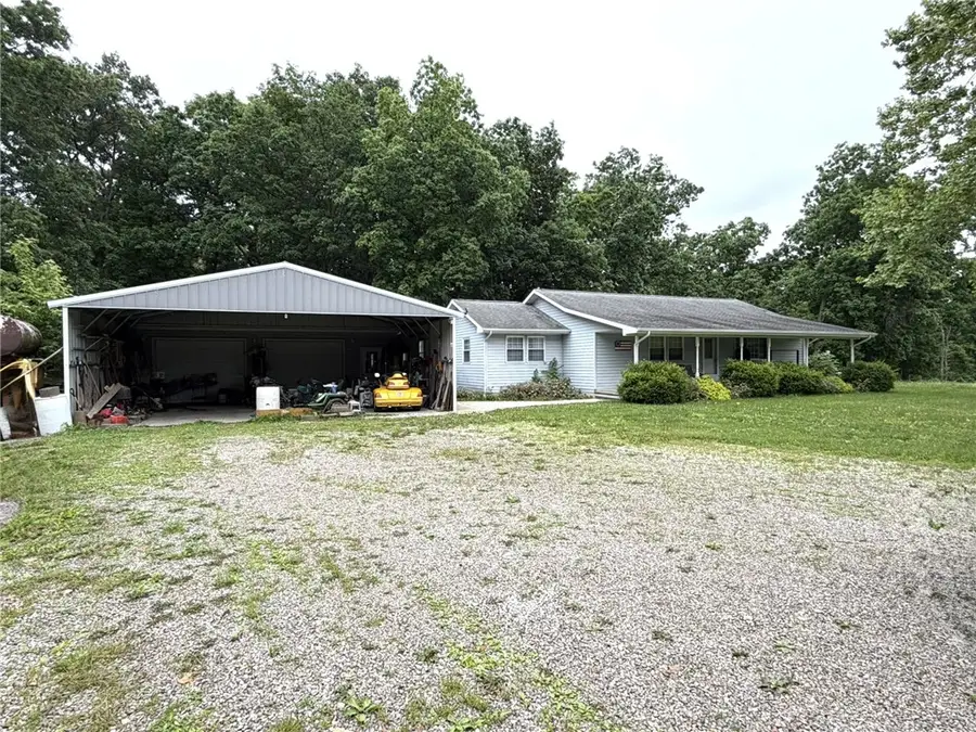 12196 N 900th Street, Effingham, IL 62401 - #2