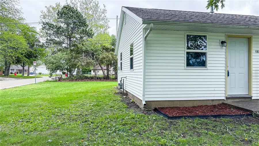 1320 Hedge Road, Champaign, IL 61821 - #3
