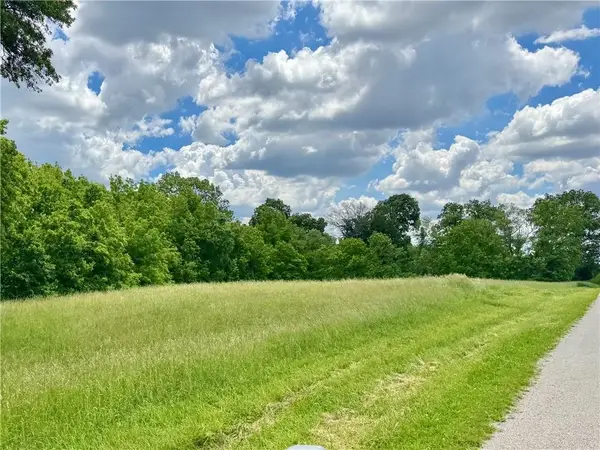 9620 N County Road 1300e Road, Charleston, IL 61920