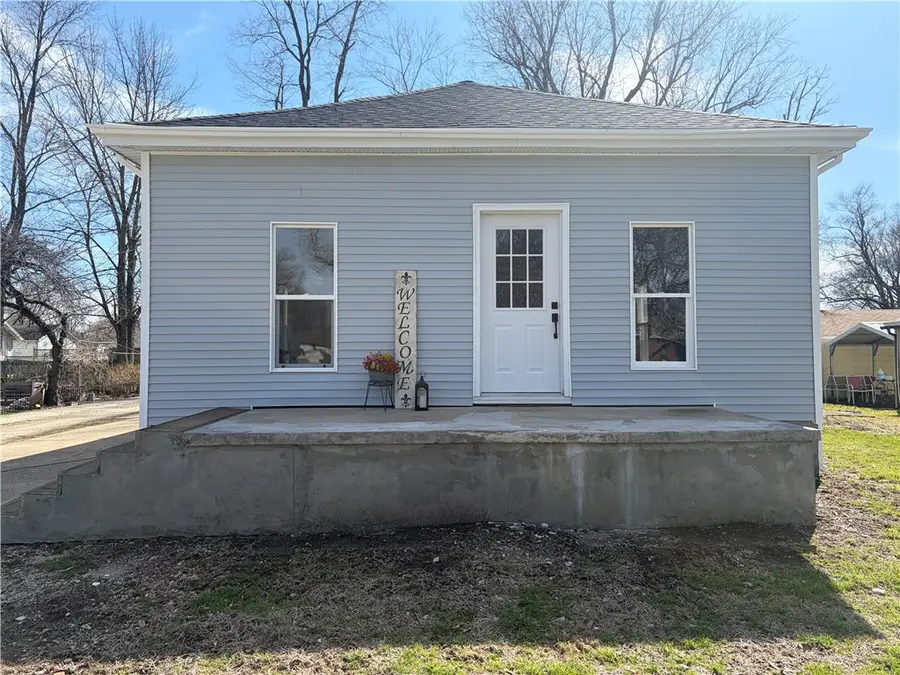 307 W 5th Street, Pana, IL 62557 - #2