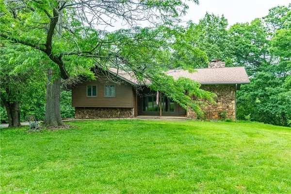 1956 Highlawn Road, Decatur, IL 62521