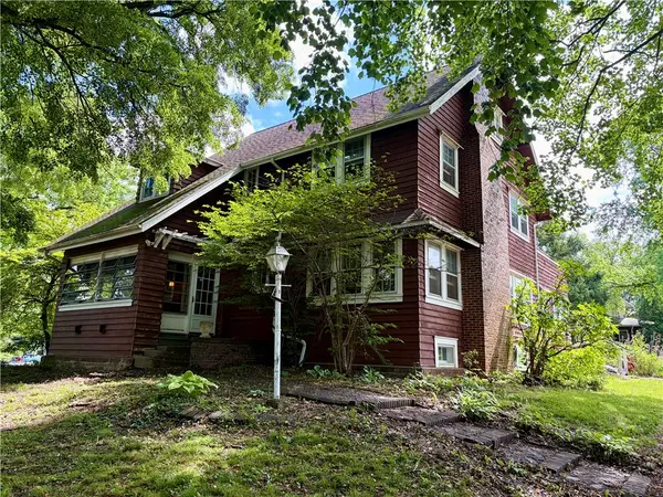 310 S Vine Street, Pana, IL 62557