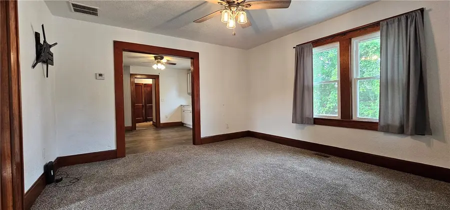 216 4th Street, Saint Elmo, IL 62458 - #2