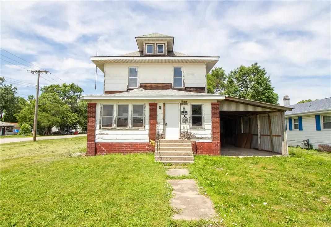 3232 Piatt Avenue, Mattoon, IL 61938 - #1