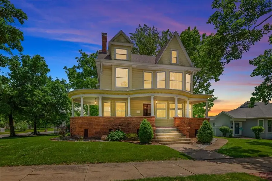 219 N Broadway Street, Shelbyville, IL 62565 - #2