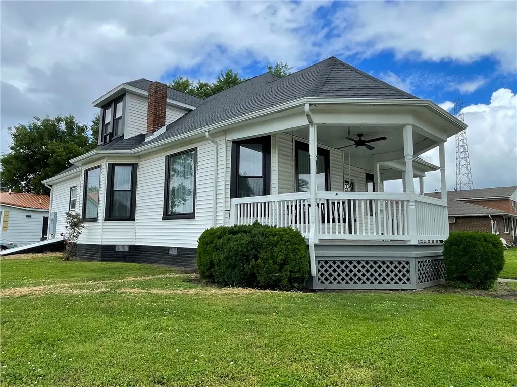 511 S 5th Street, Effingham, IL 62401 - #1