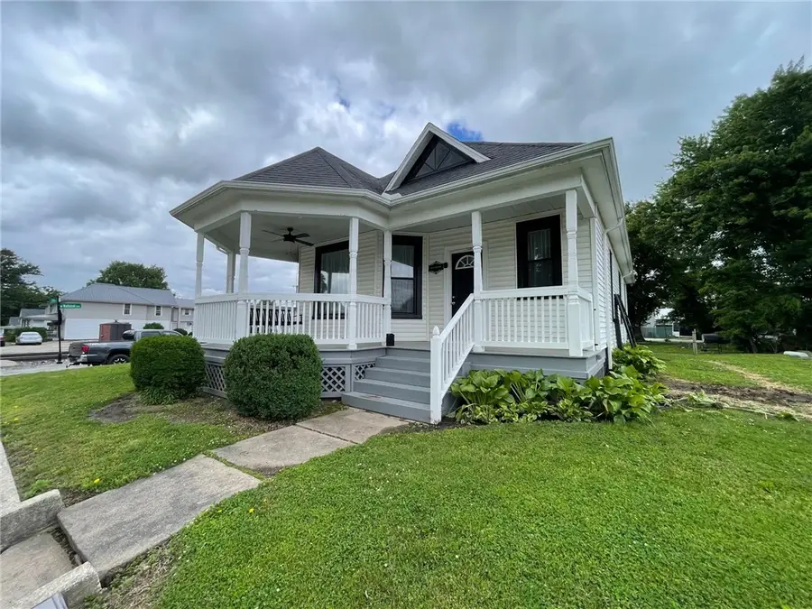511 S 5th Street, Effingham, IL 62401 - #3