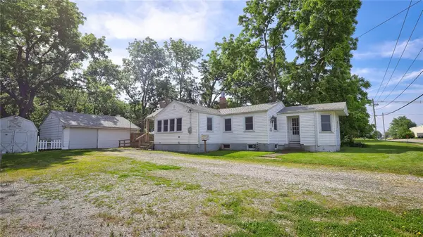 3640 N Woodford Street, Decatur, IL 62526
