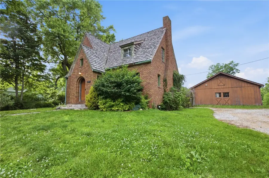 1811 Madison Avenue, Charleston, IL 61920 - #3