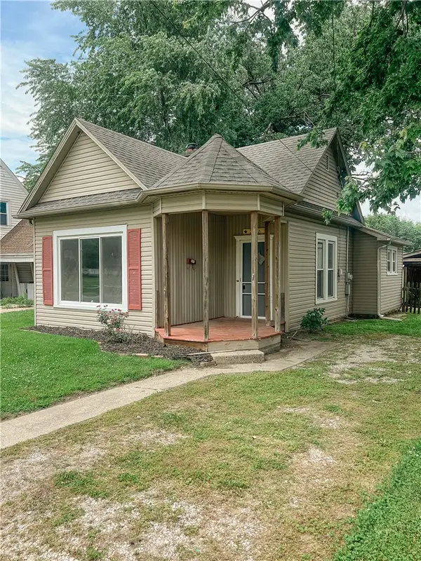 206 E Poplar Street, Robinson, IL 62454