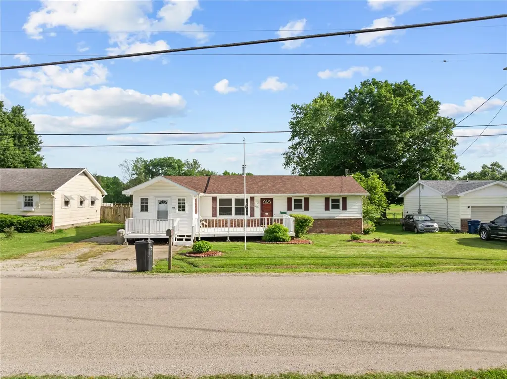 712 E Blackburn Street, Paris, IL 61944 - #1