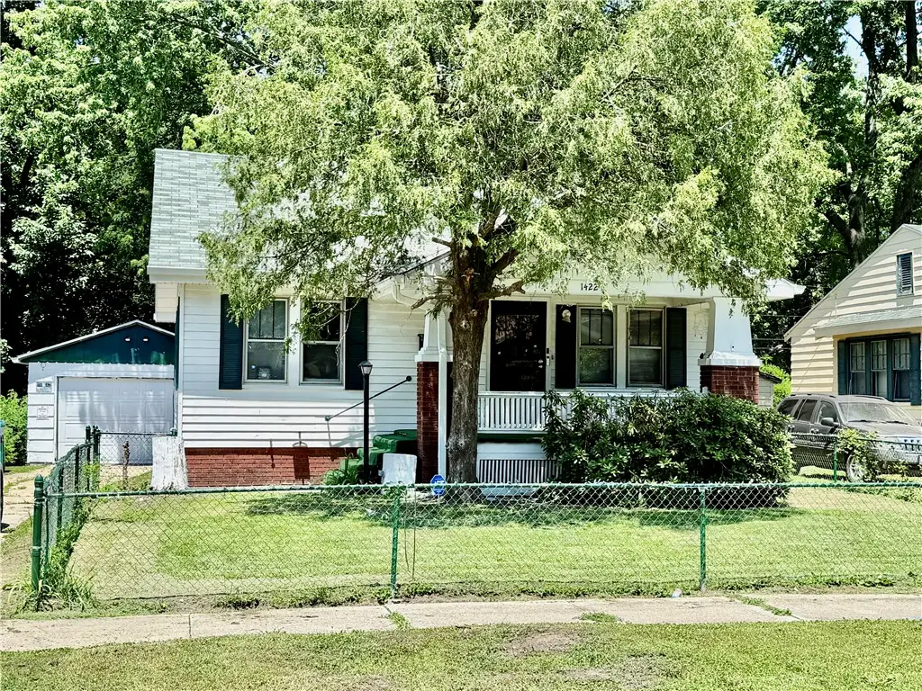 1422 E Sedgwick Street, Decatur, IL 62521 - #1