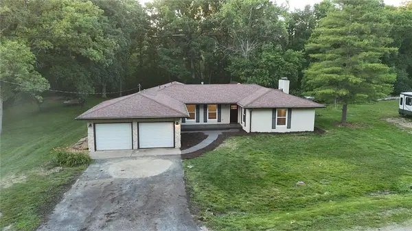 18973 Harrison Street Road, Charleston, IL 61920