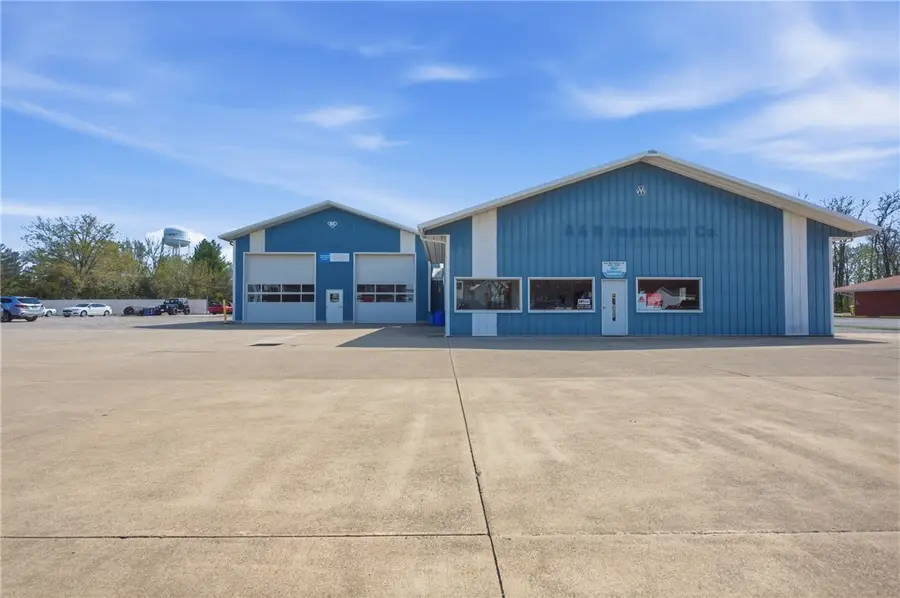 202 W Cumberland Road, Altamont, IL 62411 - #2