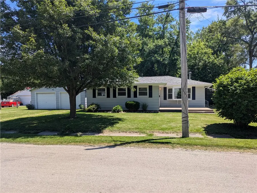 210 N Austin Street, Paris, IL 61944 - #2