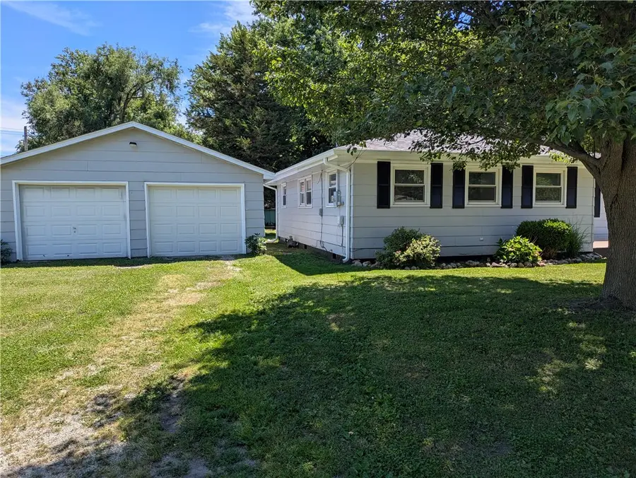 210 N Austin Street, Paris, IL 61944 - #3
