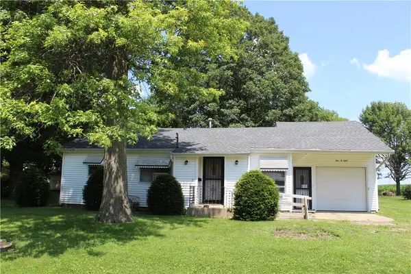 408 S Elm Street, Windsor, IL 61957