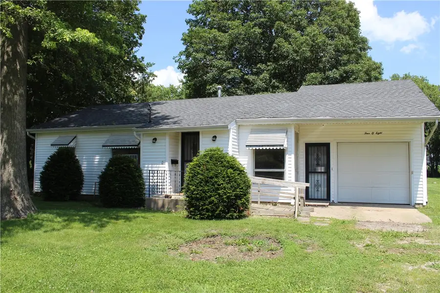 408 S Elm Street, Windsor, IL 61957 - #2