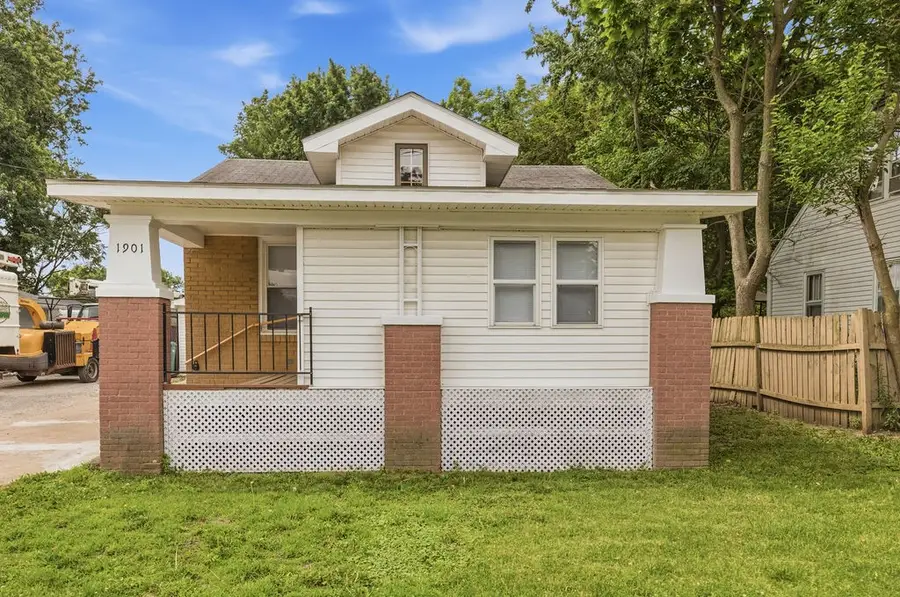 1901 W Grand Avenue, Decatur, IL 62522 - #2