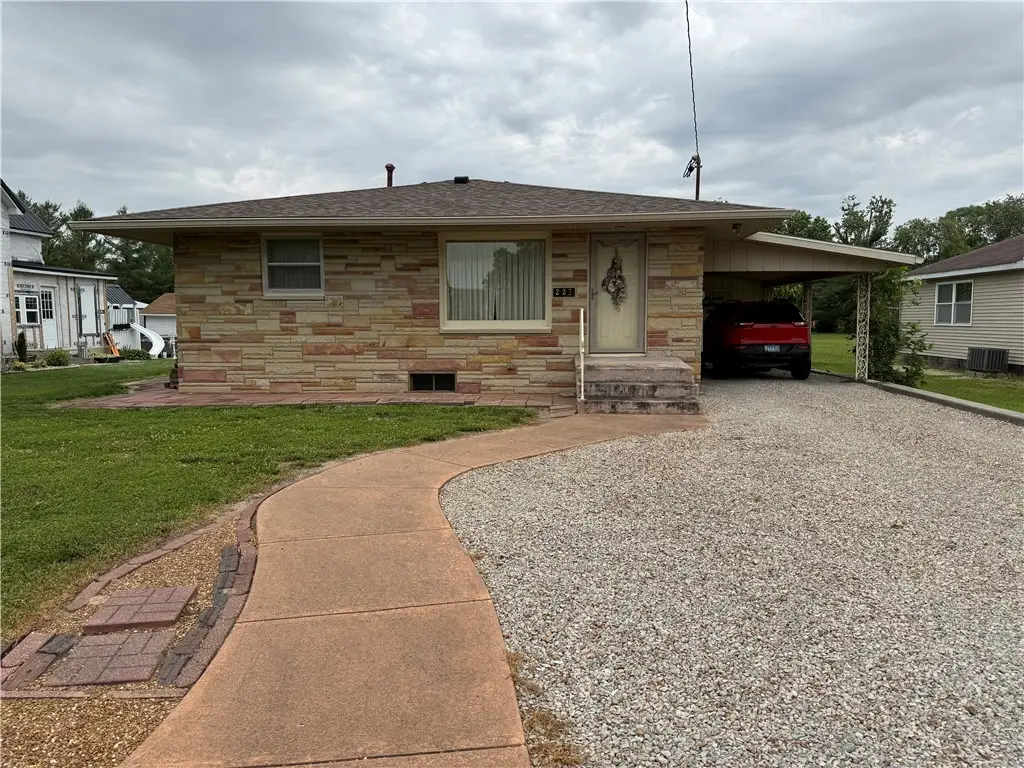 223 W Embarras Street, Ste Marie, IL 62459 - #1