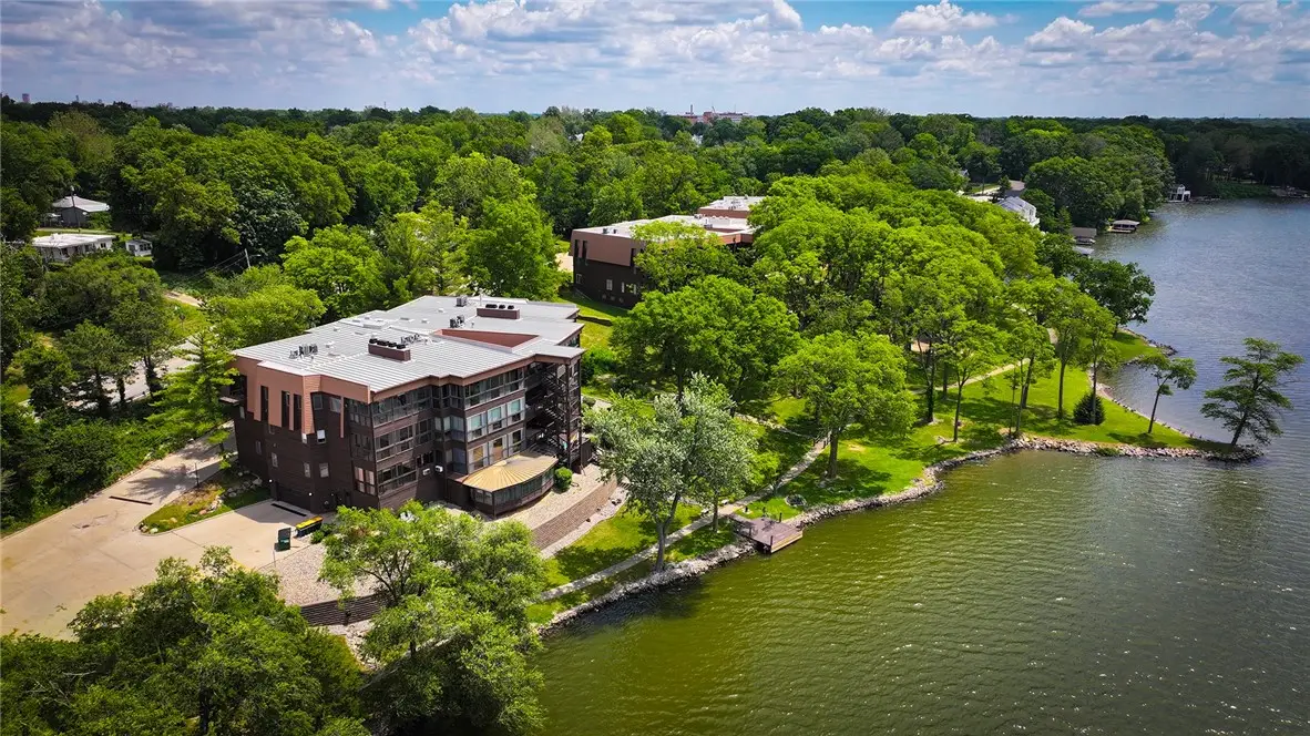 855 E Lake Shore Drive #3D, Decatur, IL 62521 - #1