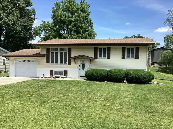1008 E Grove Place, Effingham, IL 62401