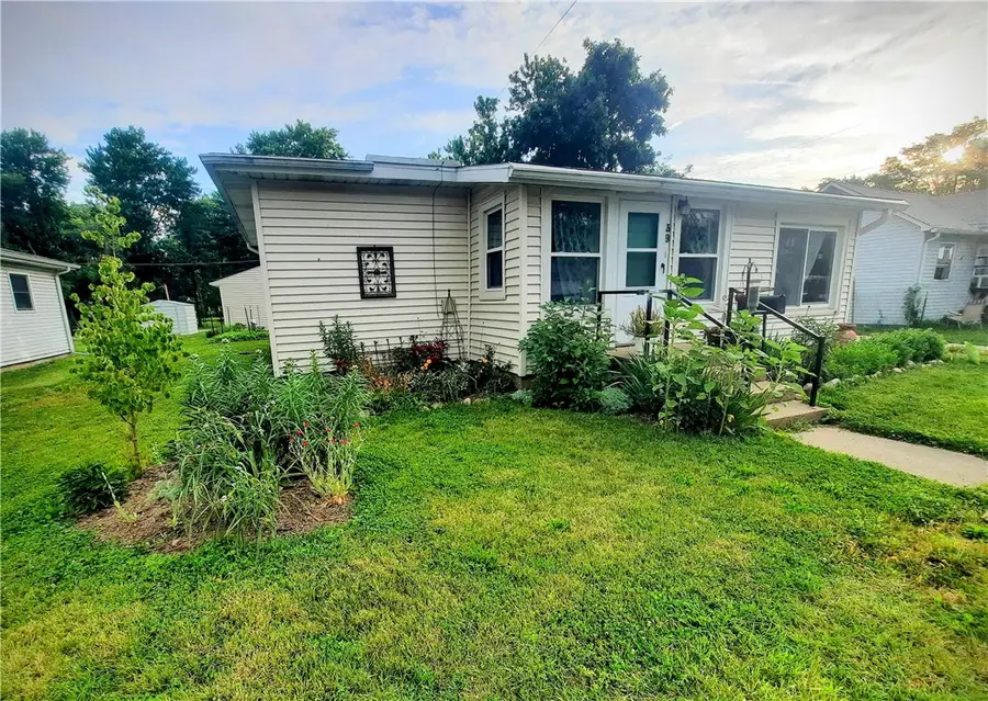 39 W Vine Avenue, Charleston, IL 61920 - #3