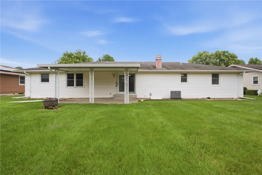 807 Cardinal Street, Effingham, IL 62401 - #3