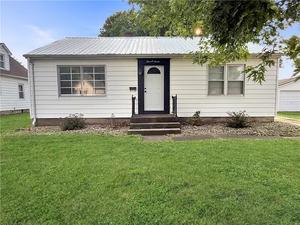 307 NW 2nd Street, Casey, IL 62420