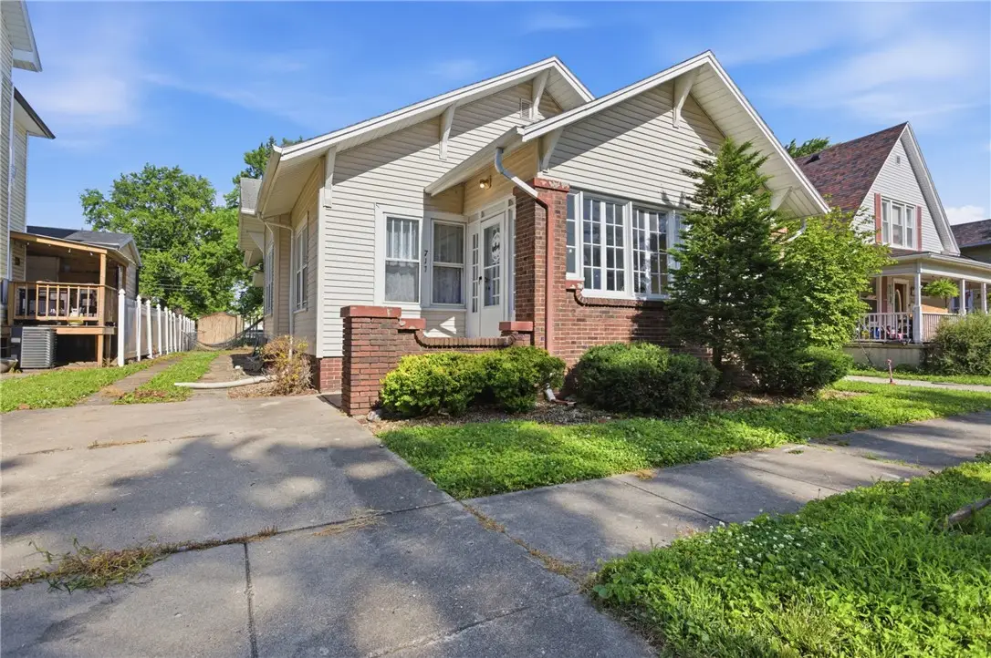 717 15th Street, Mattoon, IL 61938 - #1