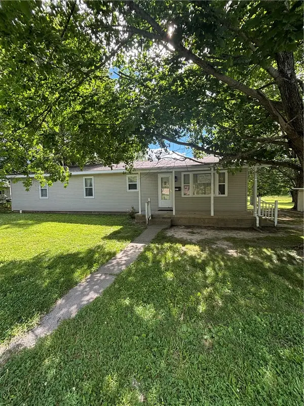 437 N Columbia Street, Greenup, IL 62428