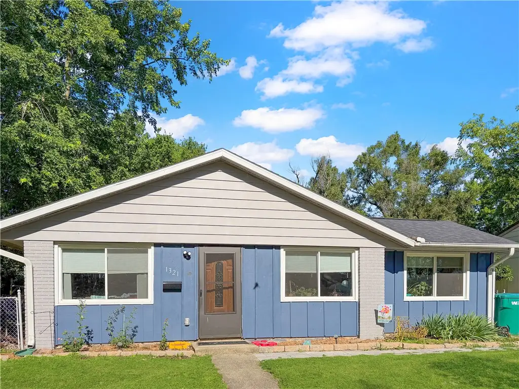 1321 S 2nd Street, Mattoon, IL 61938 - #1