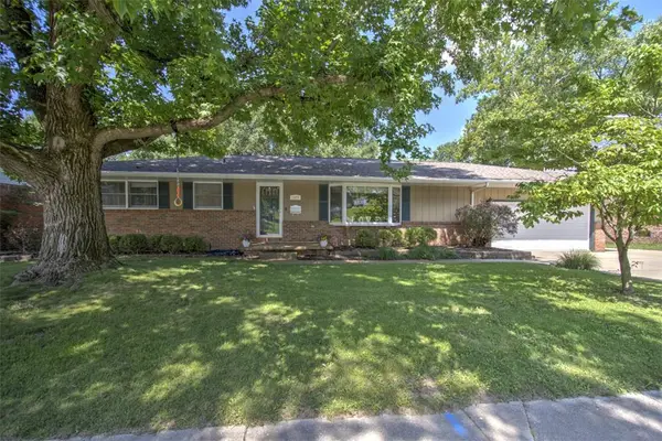 2377 N Florian Avenue, Decatur, IL 62526