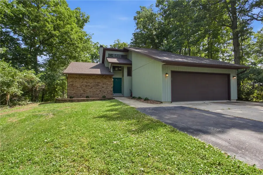 8838 E Chinquapin Avenue, Effingham, IL 62401 - #3