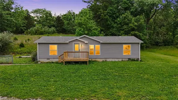 802 Reynolds Drive, Charleston, IL 61920