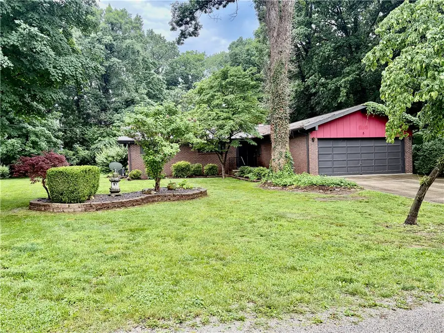 5 Woodland Drive, Effingham, IL 62401 - #2
