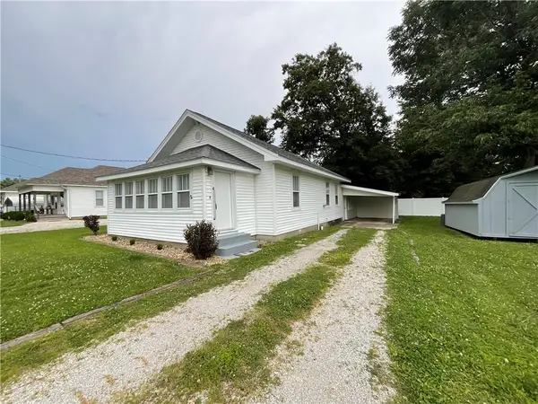 2400 N Raney Street, Effingham, IL 62401