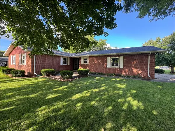 128 Woodlawn Drive, Chrisman, IL 61924
