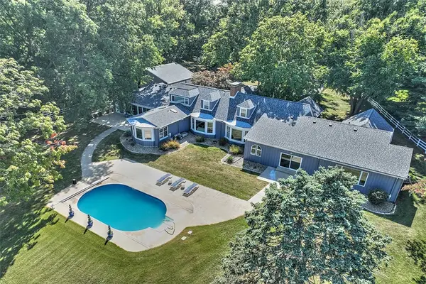 92 N Country Club Road, Decatur, IL 62521