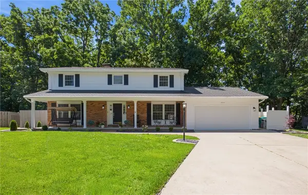 2523 Carriage Lane, Charleston, IL 61920
