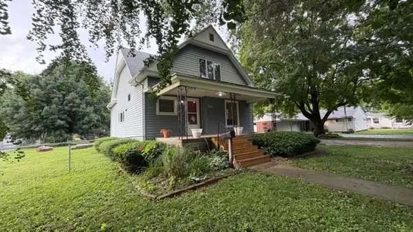 724 E Jackson Avenue, Chrisman, IL 61924